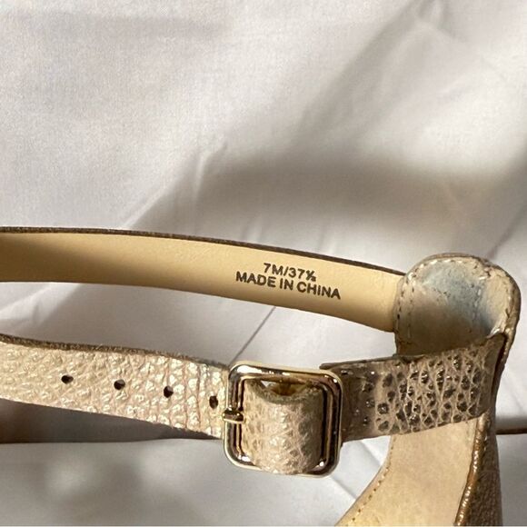 Vince Camuto Elegant Gold Women's Sandals size 7 - Picture 7 of 14